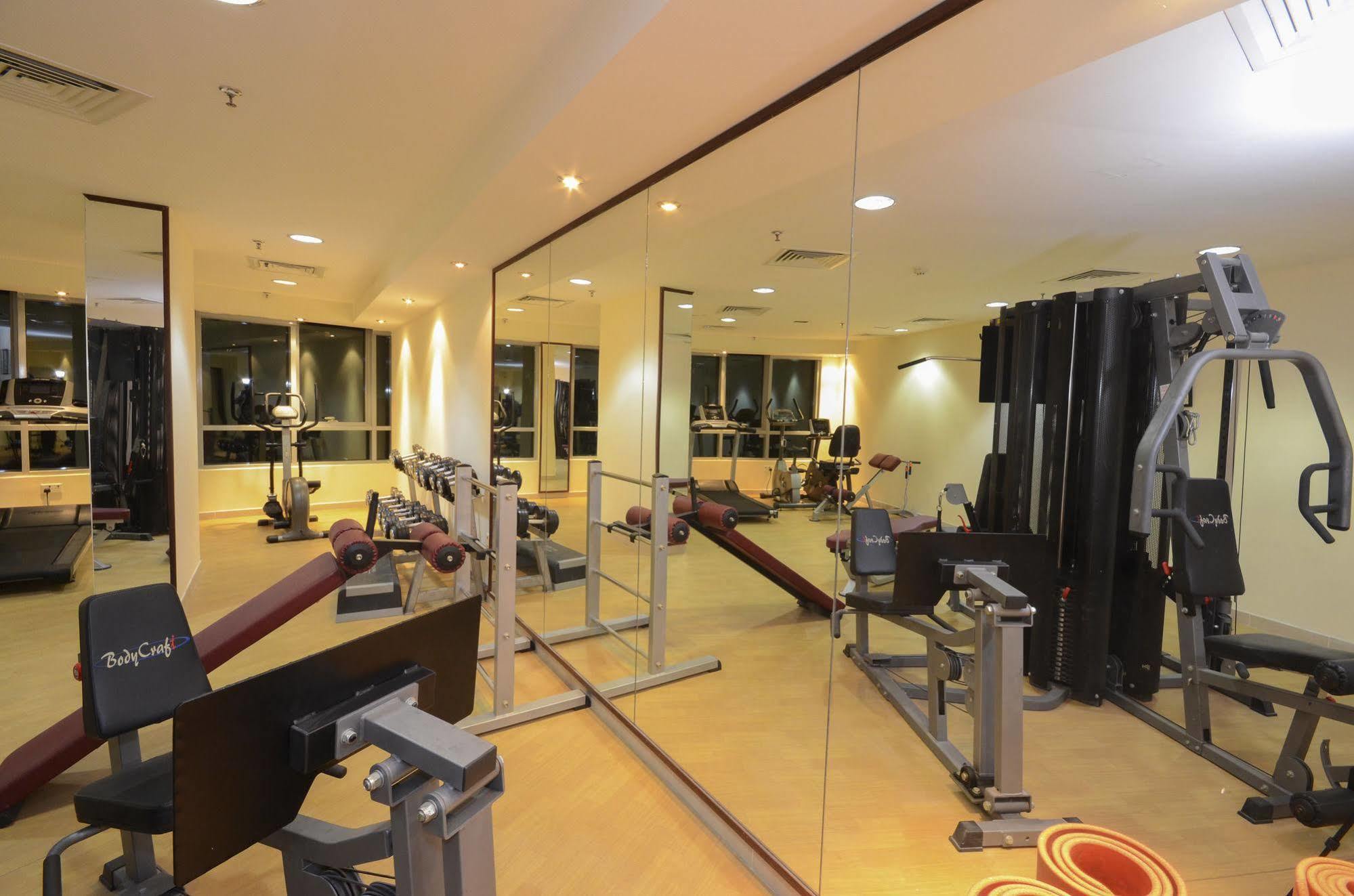 Al Waleed Palace Hotel Apartment Al Barsha Dubai Exterior foto
